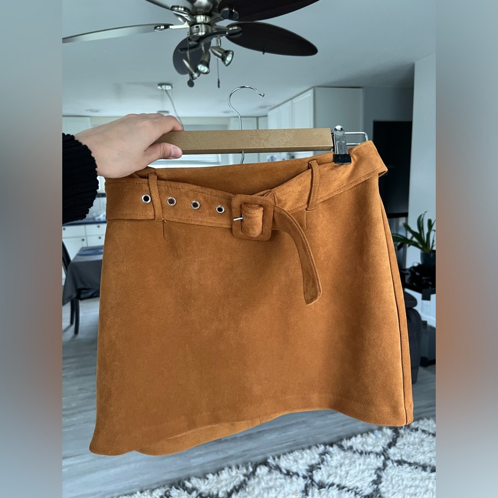 Brown/tan skirt